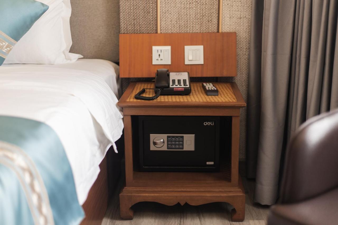 Thapae Twins Hotel 清邁 外观 照片